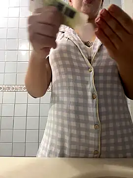 Snapshot of Julinha18 chatting on 6, 12, 2024 Julinha18 online show from 6, 12, 2024