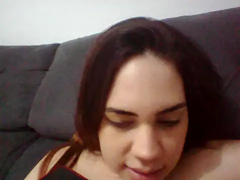Snapshot of Julinha18 chatting on 16, 12, 2024 Julinha18 online show from 16, 12, 2024