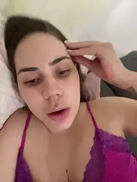 Snapshot of Julinha18 chatting on 27, 1, 2025 Julinha18 online show from 27, 1, 2025