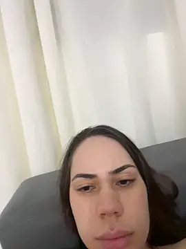 Snapshot of Julinha18 chatting on 10, 3, 2025 Julinha18 online show from 10, 3, 2025