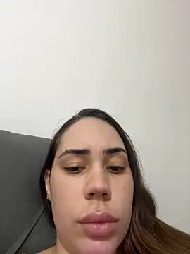 Snapshot of Julinha18 chatting on 11, 3, 2025 Julinha18 online show from 11, 3, 2025