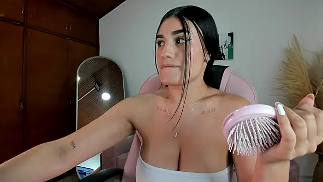 Snapshot of Alheli_16 chatting on 21, 2, 2026 Alheli 16 online show from 21, 2, 2026