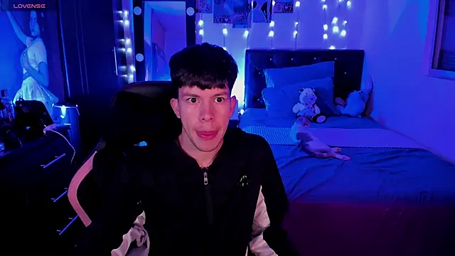 Snapshot of DominicPrince chatting on 26, 9, 2025 DominicPrince online show from 26, 9, 2025