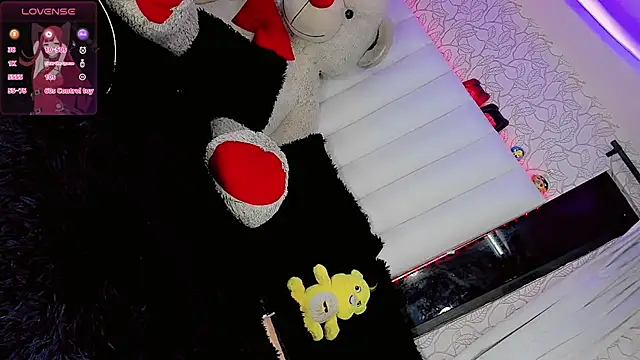 cute-estefany-19 online show from 26, 1, 2025