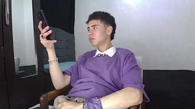 Snapshot of sexybat_twink chatting on 31, 1, 2025 sexybat twink online show from 31, 1, 2025