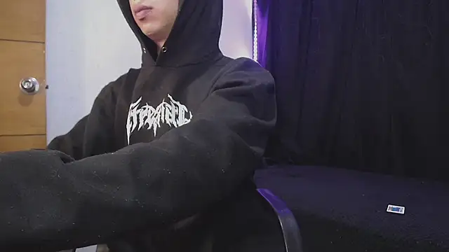 Snapshot of sexybat_twink chatting on 15, 3, 2025 sexybat twink online show from 15, 3, 2025