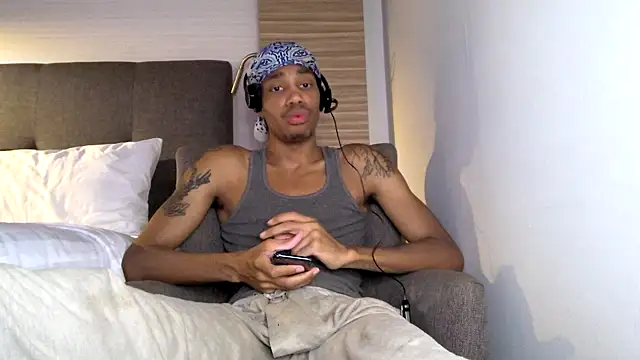 Snapshot of Skinnyblackman chatting on 27, 4, 2026 Skinnyblackman online show from 27, 4, 2026