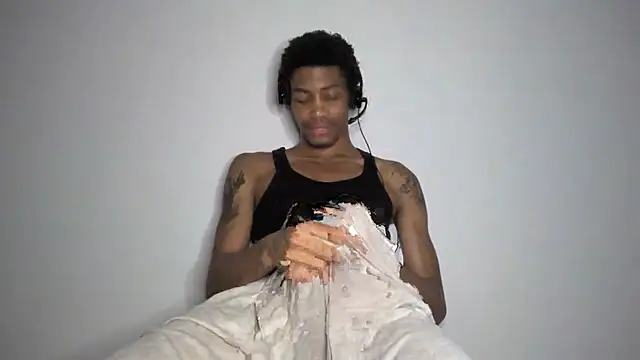 Snapshot of Skinnyblackman chatting on 8, 8, 2026 Skinnyblackman online show from 8, 8, 2026
