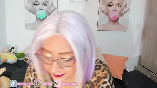 Amberbedoya  online show from 30, 12, 2024