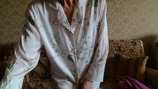 Snapshot of Elegant00Lady chatting on 12, 10, 2025 Elegant00Lady online show from 12, 10, 2025