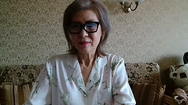 Snapshot of Elegant00Lady chatting on 28, 10, 2025 Elegant00Lady online show from 28, 10, 2025