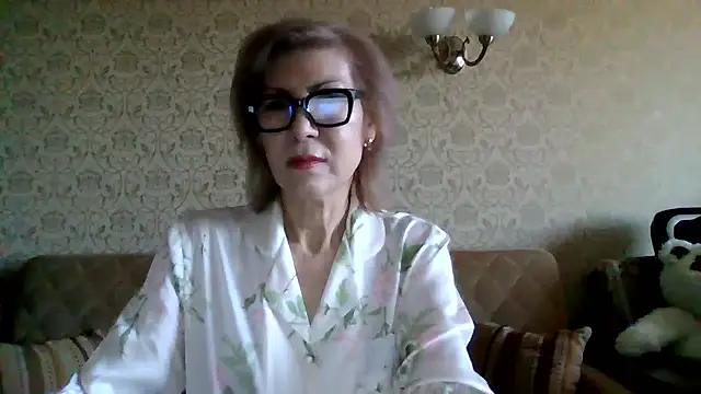 Elegant00Lady online show from 13, 1, 2026