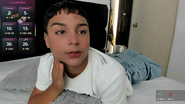 Snapshot of Seductivo_jr chatting on 6, 10, 2025 Seductivo jr online show from 6, 10, 2025