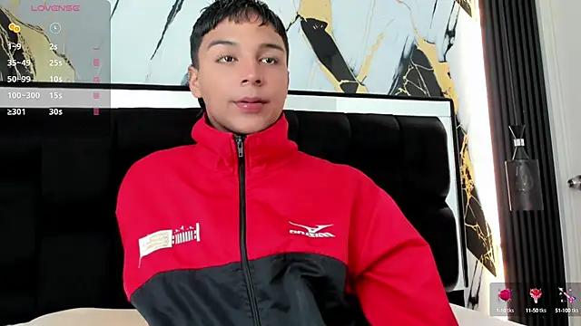 Snapshot of Seductivo_jr chatting on 8, 10, 2025 Seductivo jr online show from 8, 10, 2025