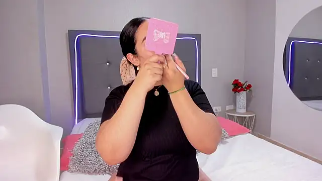 emma lye online show from 6, 10, 2025