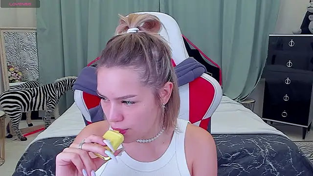 LIA KITTY online show from 5, 12, 2024
