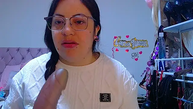 lanaqueen699 online show from 13, 5, 2026