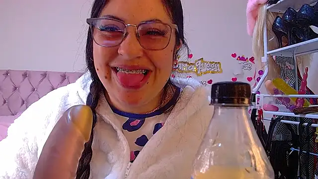lanaqueen699 online show from 25, 6, 2026