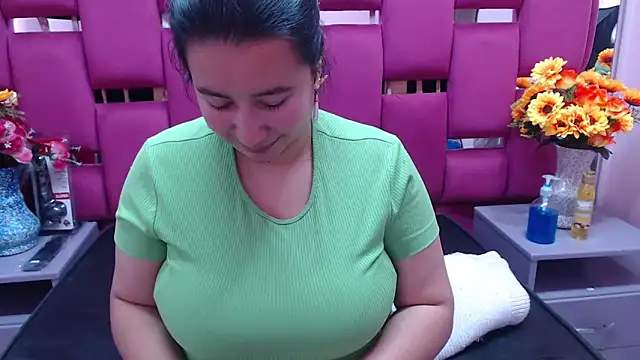 Snapshot of NaomyPrinces chatting on 20, 1, 2025 NaomyPrinces online show from 20, 1, 2025