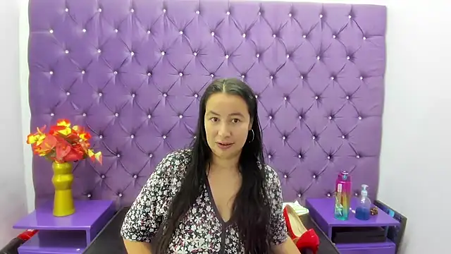 Snapshot of NaomyPrinces chatting on 4, 5, 2026 NaomyPrinces online show from 4, 5, 2026