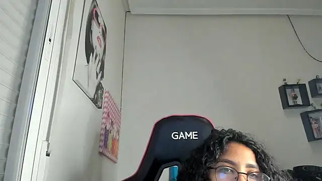 Snapshot of Ama_music chatting on 2, 2, 2026 Ama music online show from 2, 2, 2026