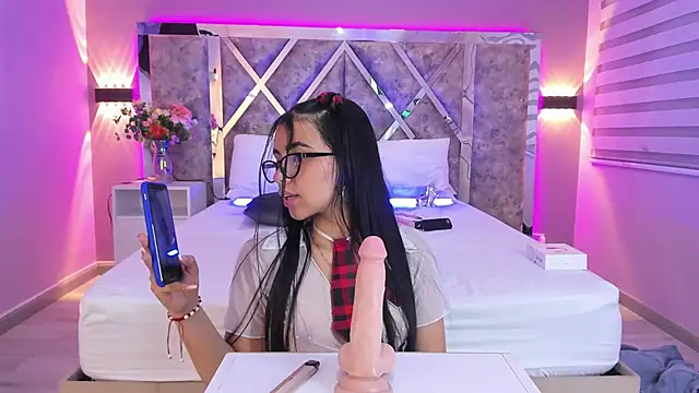 Larabrooks online show from 14, 1, 2025