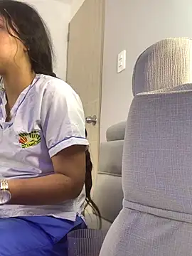 Larabrooks online show from 4, 11, 2025