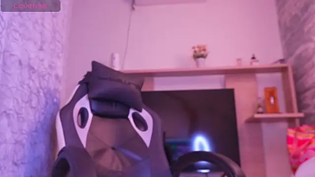 Melany Luv online show from 13, 4, 2026