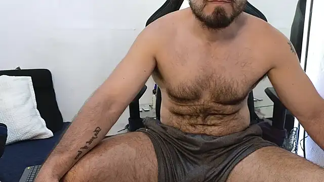 Snapshot of SbasTone_Muscle chatting on 12, 2, 2026 SbasTone Muscle online show from 12, 2, 2026