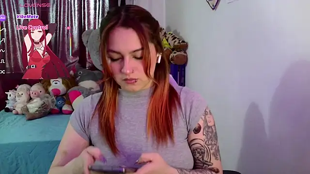 lucycherry   online show from 4, 12, 2025