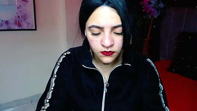 Snapshot of Violettasquirt chatting on 12, 11, 2025 Violettasquirt online show from 12, 11, 2025