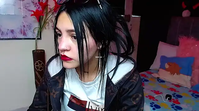 Snapshot of Violettasquirt chatting on 20, 11, 2025 Violettasquirt online show from 20, 11, 2025