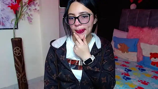 Snapshot of Violettasquirt chatting on 21, 11, 2025 Violettasquirt online show from 21, 11, 2025