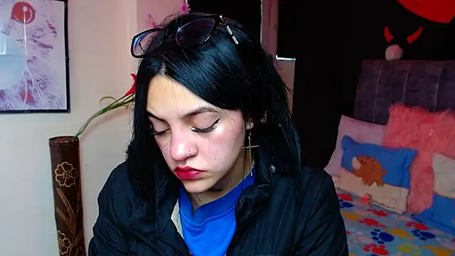 Snapshot of Violettasquirt chatting on 22, 11, 2025 Violettasquirt online show from 22, 11, 2025