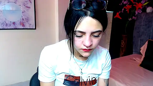 Snapshot of Violettasquirt chatting on 29, 11, 2025 Violettasquirt online show from 29, 11, 2025