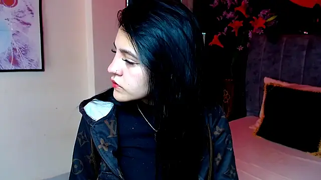 Snapshot of Violettasquirt chatting on 1, 12, 2025 Violettasquirt online show from 1, 12, 2025