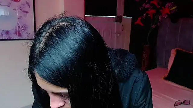 Snapshot of Violettasquirt chatting on 5, 12, 2025 Violettasquirt online show from 5, 12, 2025