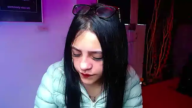 Snapshot of Violettasquirt chatting on 7, 1, 2026 Violettasquirt online show from 7, 1, 2026