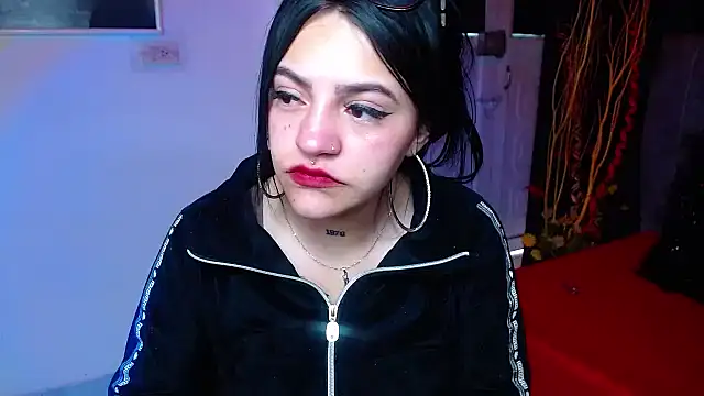 Snapshot of Violettasquirt chatting on 8, 1, 2026 Violettasquirt online show from 8, 1, 2026