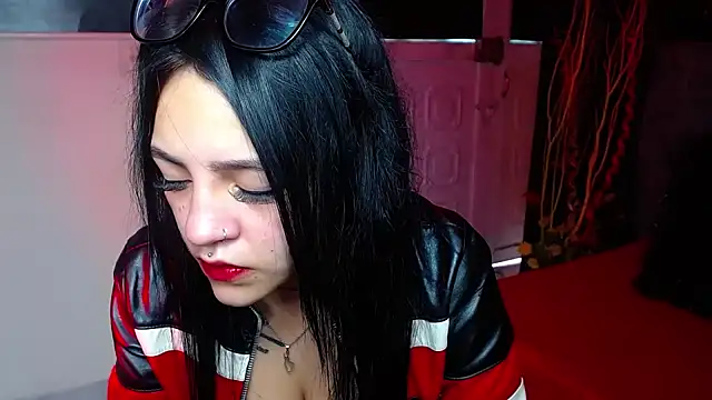 Snapshot of Violettasquirt chatting on 9, 1, 2026 Violettasquirt online show from 9, 1, 2026