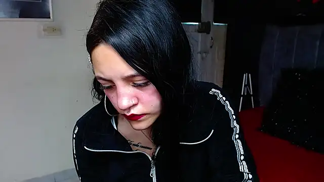 Snapshot of Violettasquirt chatting on 11, 2, 2026 Violettasquirt online show from 11, 2, 2026