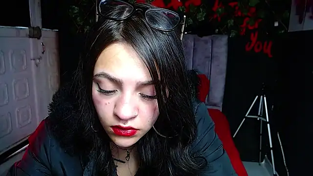 Violettasquirt online show from 7, 5, 2026