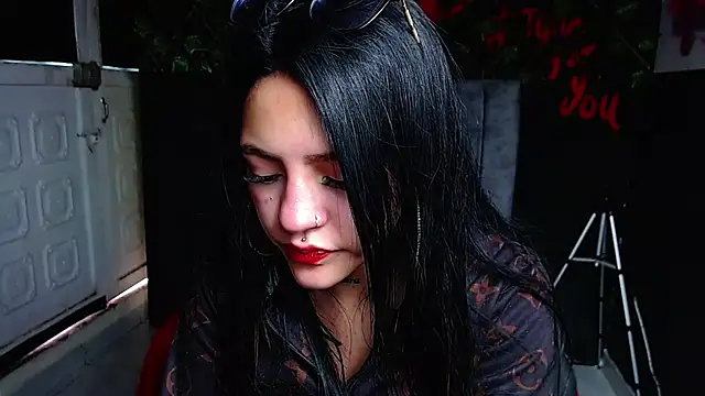 Violettasquirt online show from 11, 5, 2026