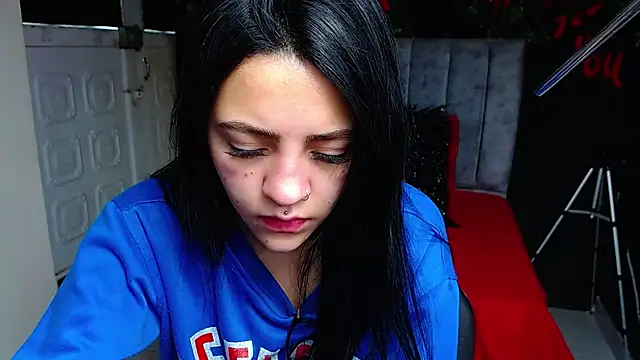 Violettasquirt online show from 13, 5, 2026