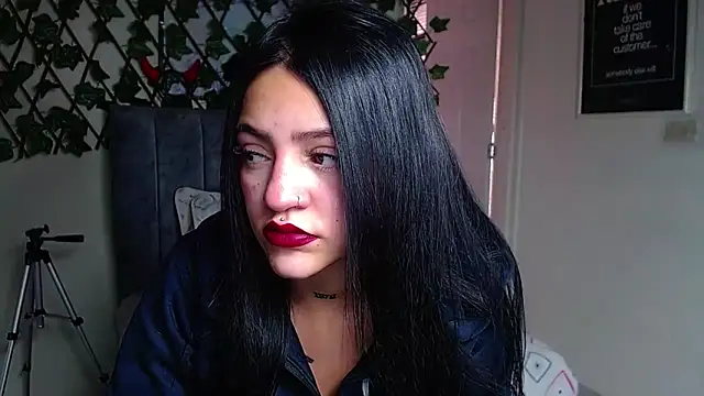 Snapshot of Violettasquirt chatting on 9, 6, 2026 Violettasquirt online show from 9, 6, 2026