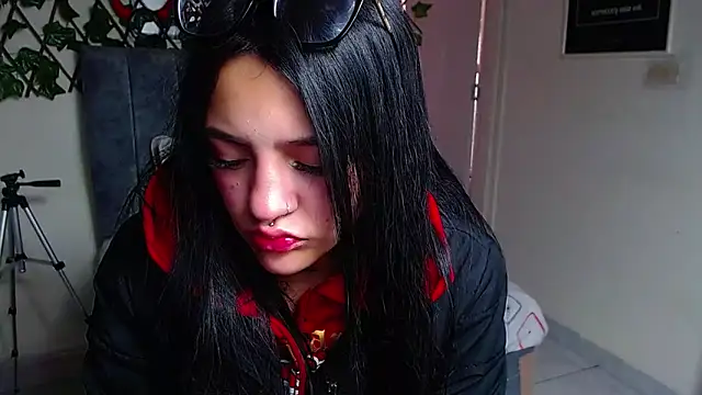 Snapshot of Violettasquirt chatting on 11, 6, 2026 Violettasquirt online show from 11, 6, 2026