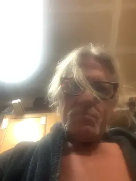 Snapshot of longhairjim chatting on 3, 3, 2025 longhairjim online show from 3, 3, 2025