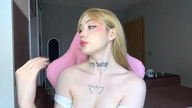Snapshot of hanna_cry_baby chatting on 11, 3, 2025 hanna cry baby online show from 11, 3, 2025