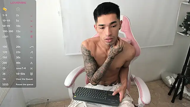 Snapshot of Damon__333 chatting on 24, 12, 2024 Damon  333 online show from 24, 12, 2024