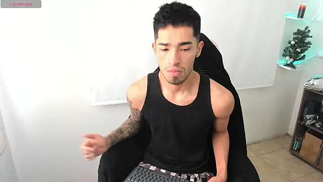 Snapshot of Damon__333 chatting on 6, 1, 2025 Damon  333 online show from 6, 1, 2025